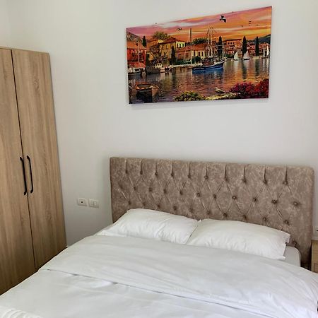 Shijak Hotel Restaurant Deso מראה חיצוני תמונה