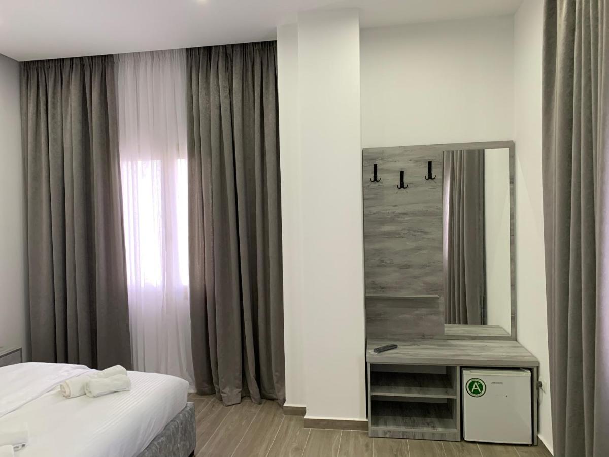 Shijak Hotel Restaurant Deso מראה חיצוני תמונה