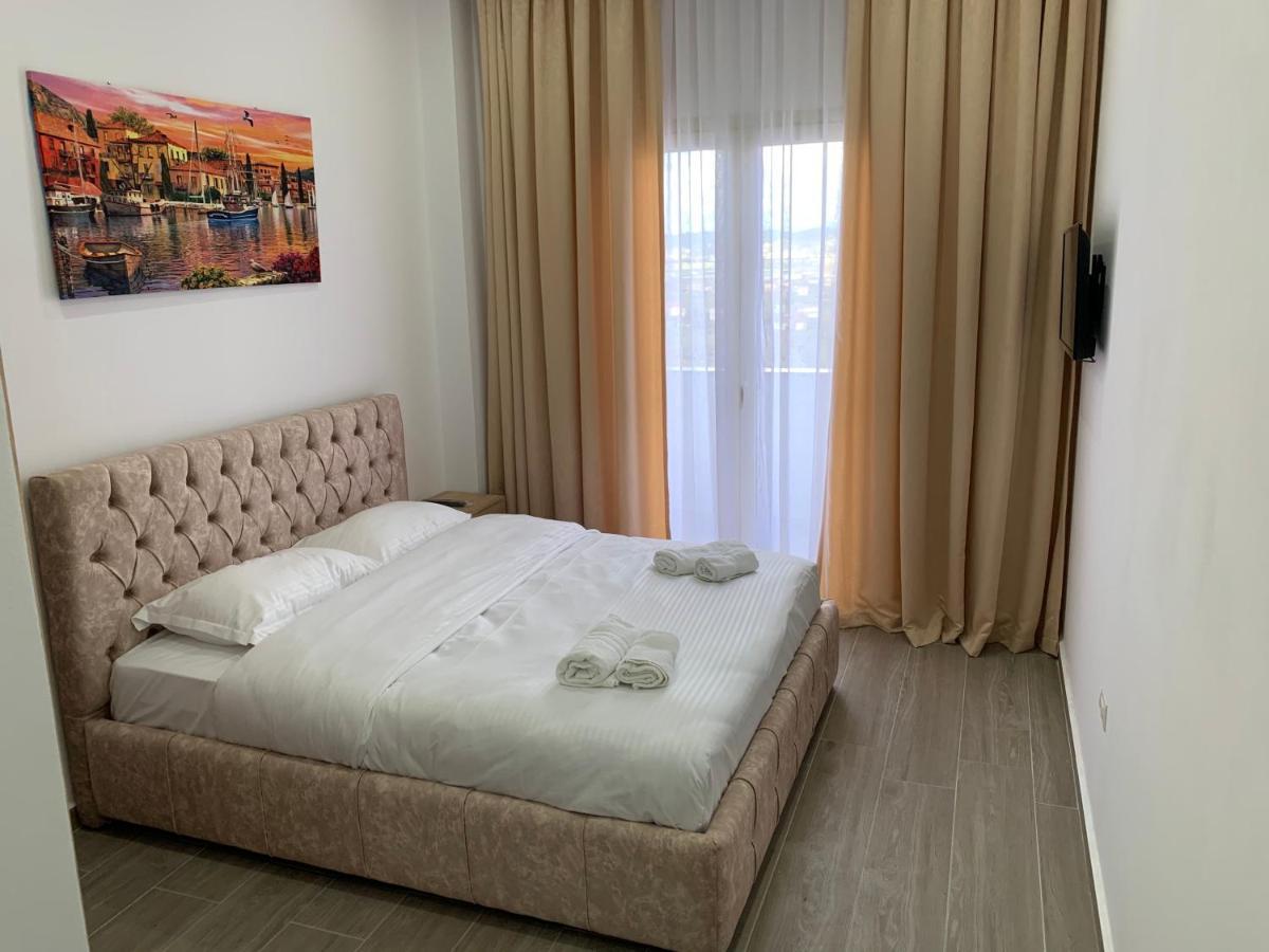 Shijak Hotel Restaurant Deso מראה חיצוני תמונה