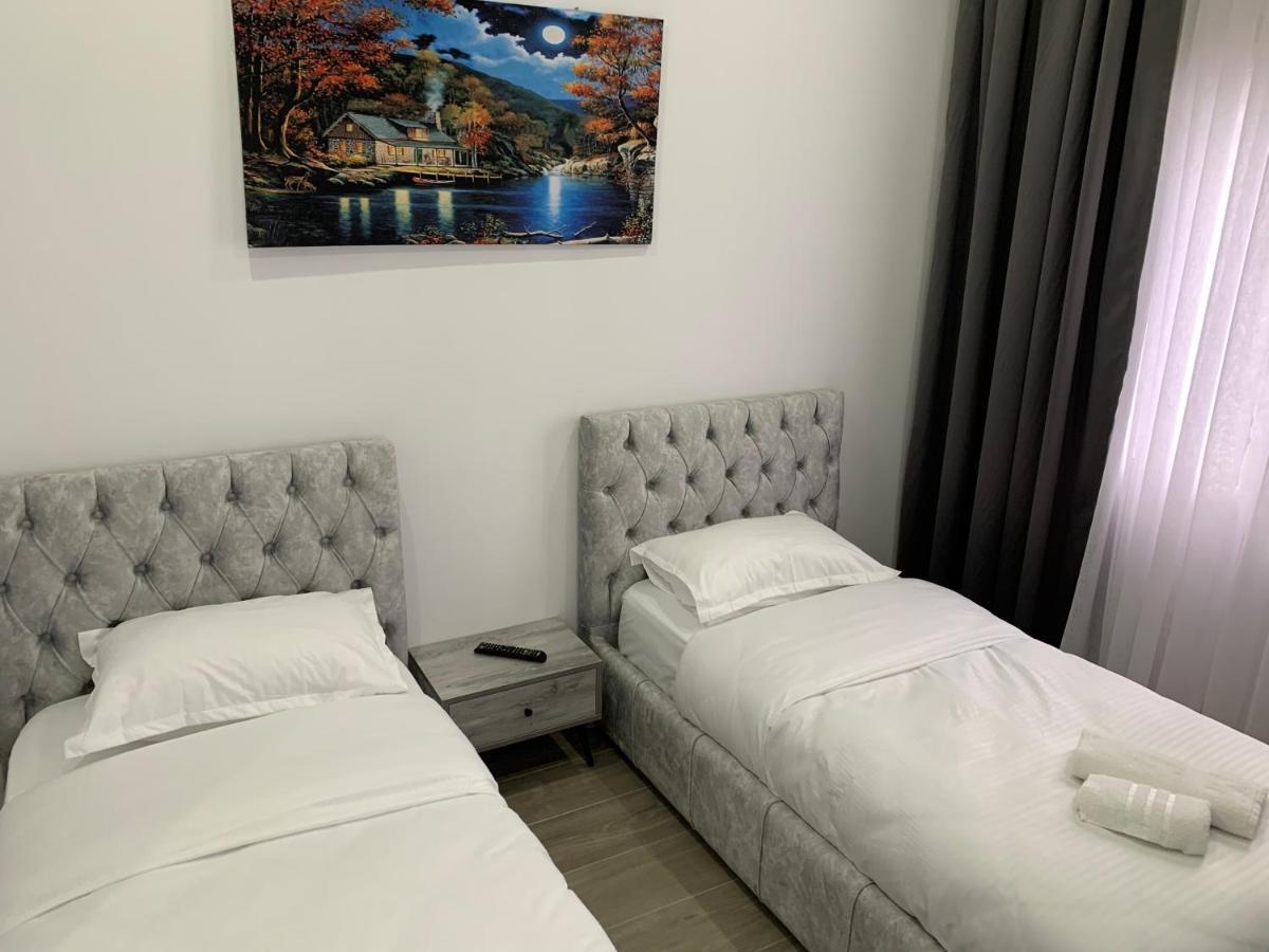 Shijak Hotel Restaurant Deso מראה חיצוני תמונה