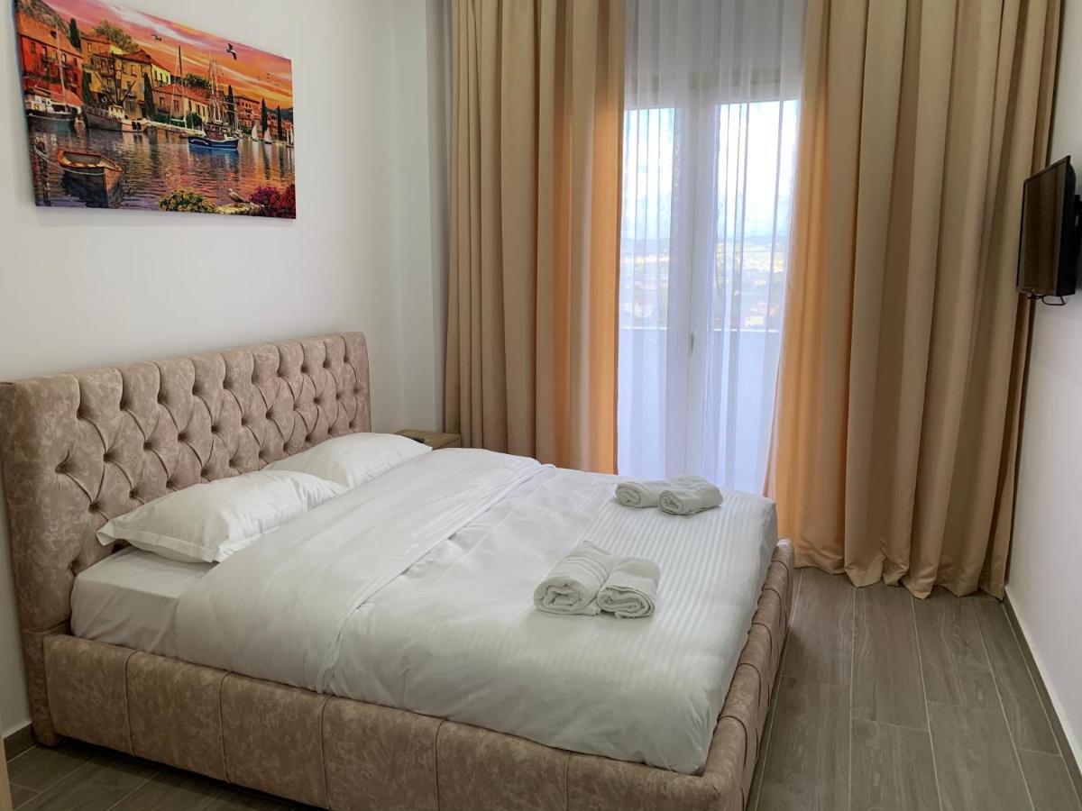 Shijak Hotel Restaurant Deso מראה חיצוני תמונה