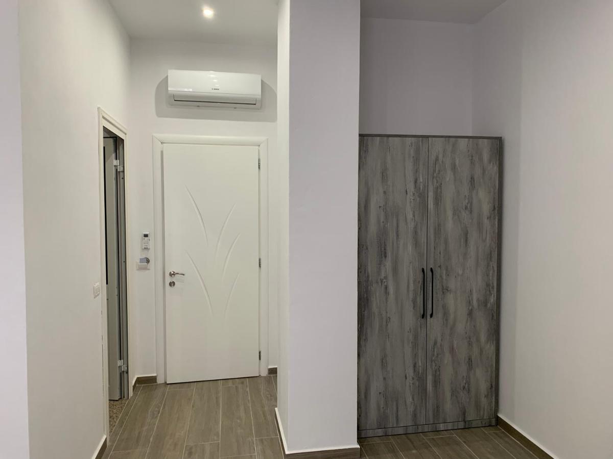 Shijak Hotel Restaurant Deso מראה חיצוני תמונה