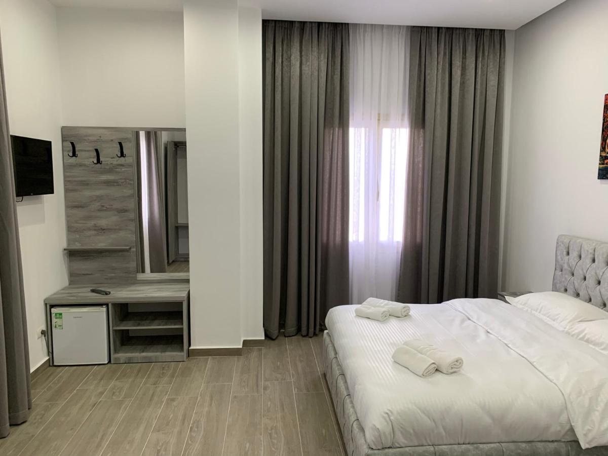 Shijak Hotel Restaurant Deso מראה חיצוני תמונה